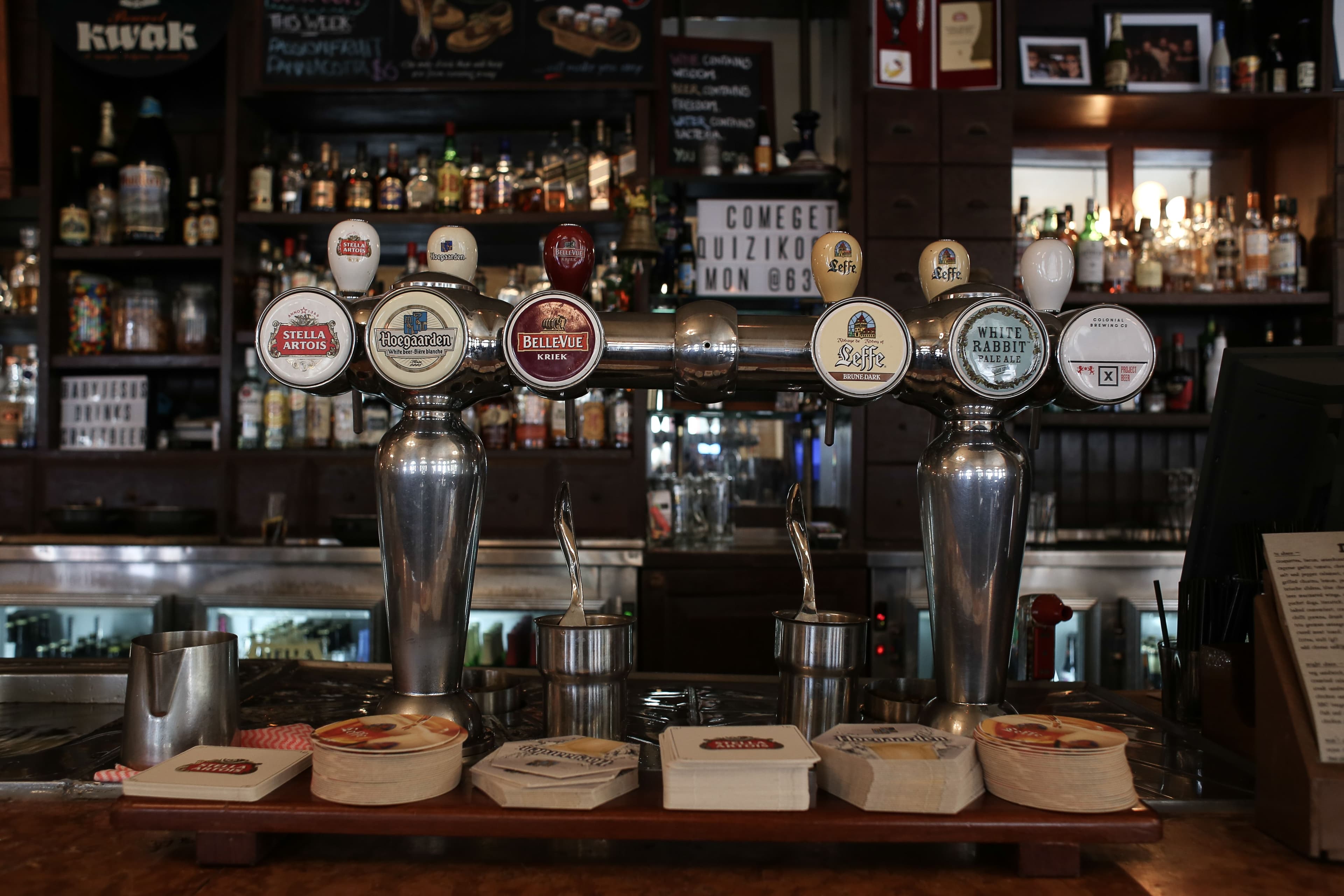 IPTV in een café of sportbar: mag dat zomaar? Zakelijk gebruik uitgelegd